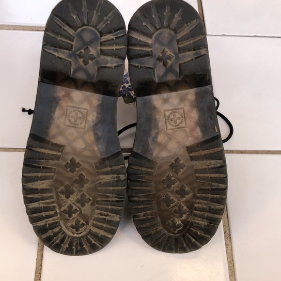 Dr. Martens Black Floral Boots Size 4 Girls Combat Purple Flowers Lace Up 1460 - Picture 7 of 13